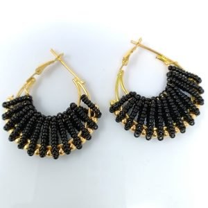 pearl earrings black
