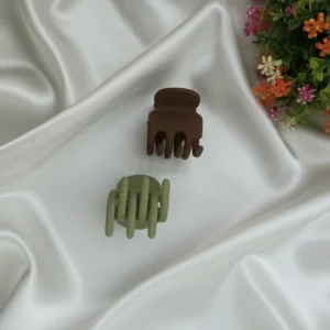 small matte 2 hair claw