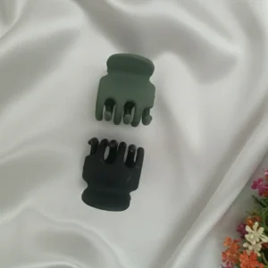 small matte 2 hair claw