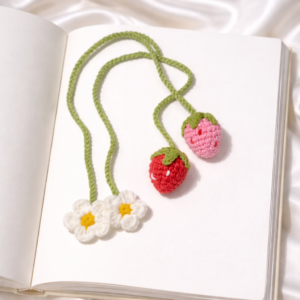 Crochet straawerry bookmark
