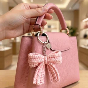 crochet pink bow keychain 2