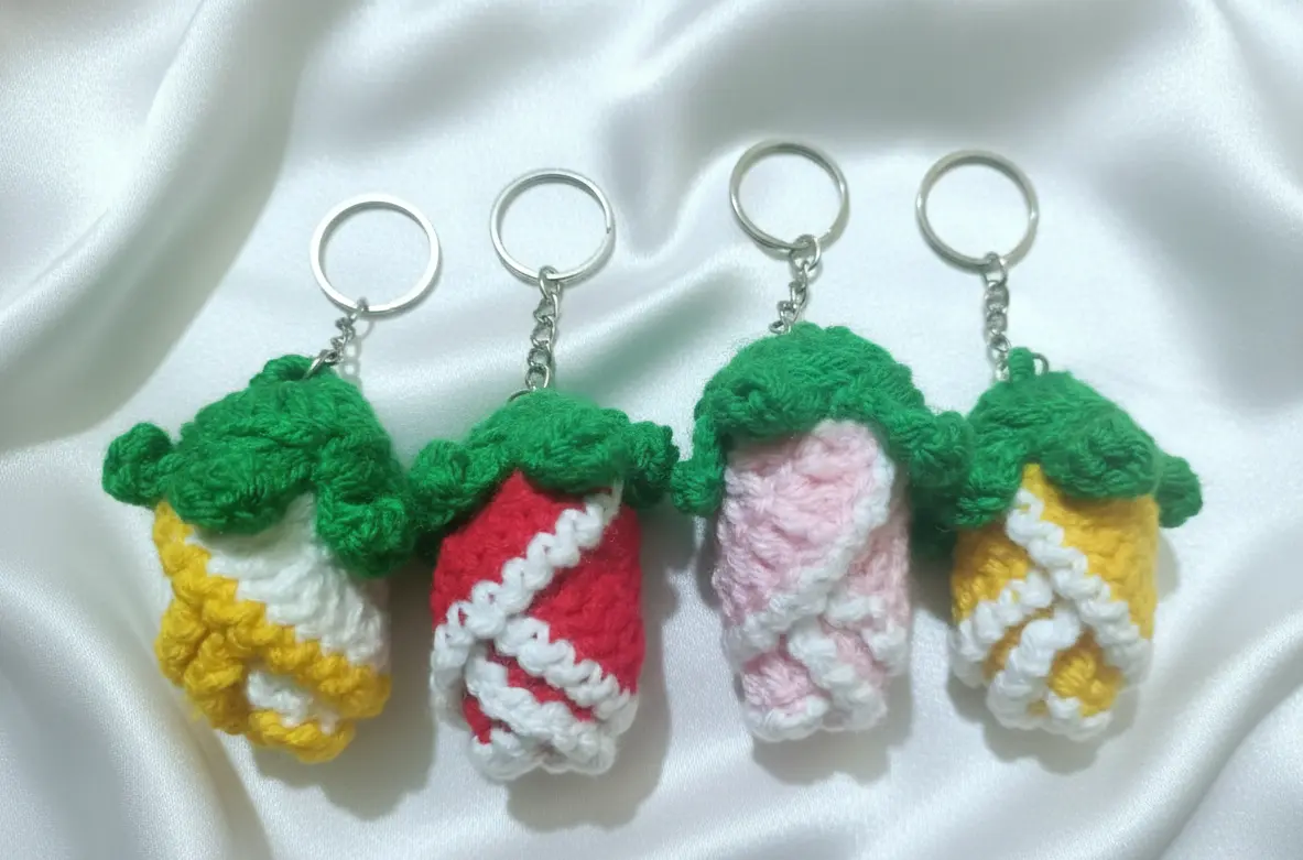 mini rose keychain (set of 4)