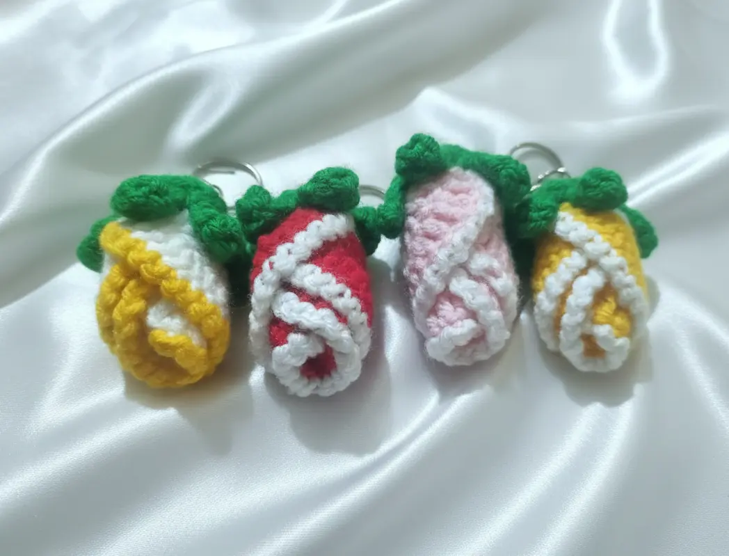 mini rose keychain (set of 4)