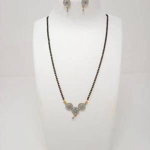 circular pattern necklace set with earrings