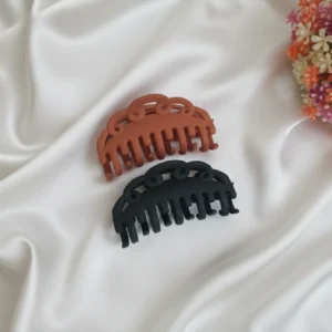 mediium size matte hair claw clutcher