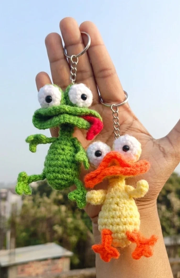 Handmade Crochet Frog and Duck Keychain – Cute Amigurumi Animal Keyring for Women and Girls (Pack of 2)